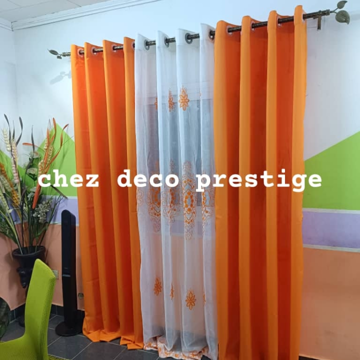 ensemble de trois rideaux